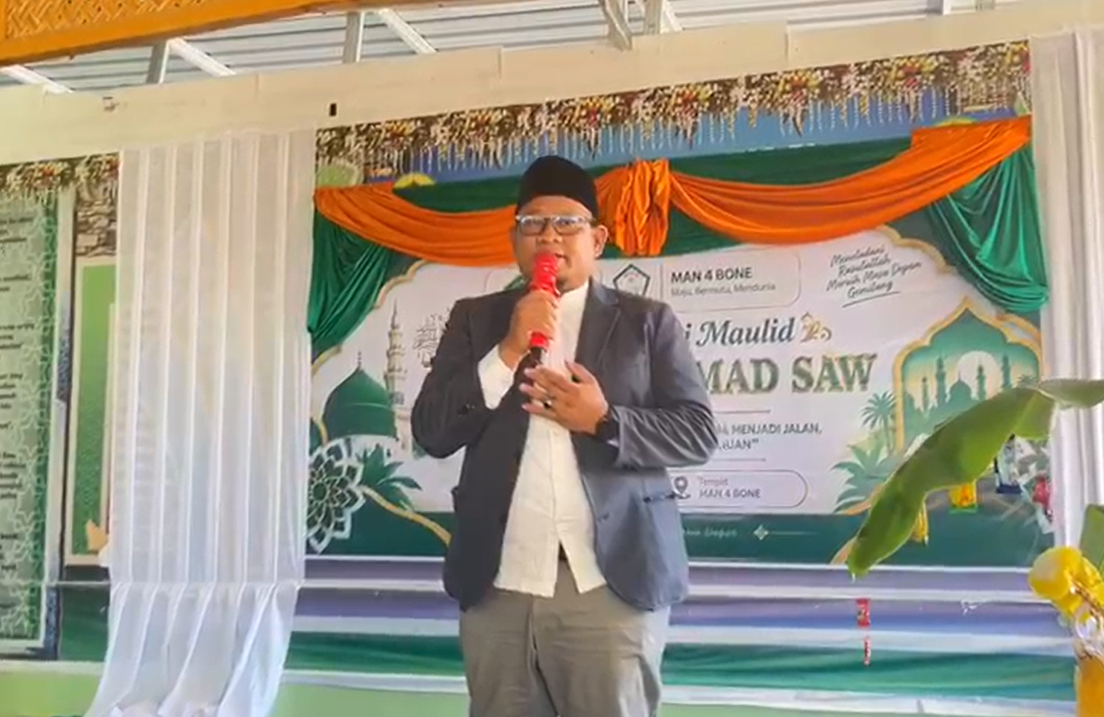 Maulid Nabi Muhammad SAW 1447 H Di MAN 4 Bone Berlangsung Meriah, Kakan Kemenag Bone Uji Hafalan Al-Qur’an Murid