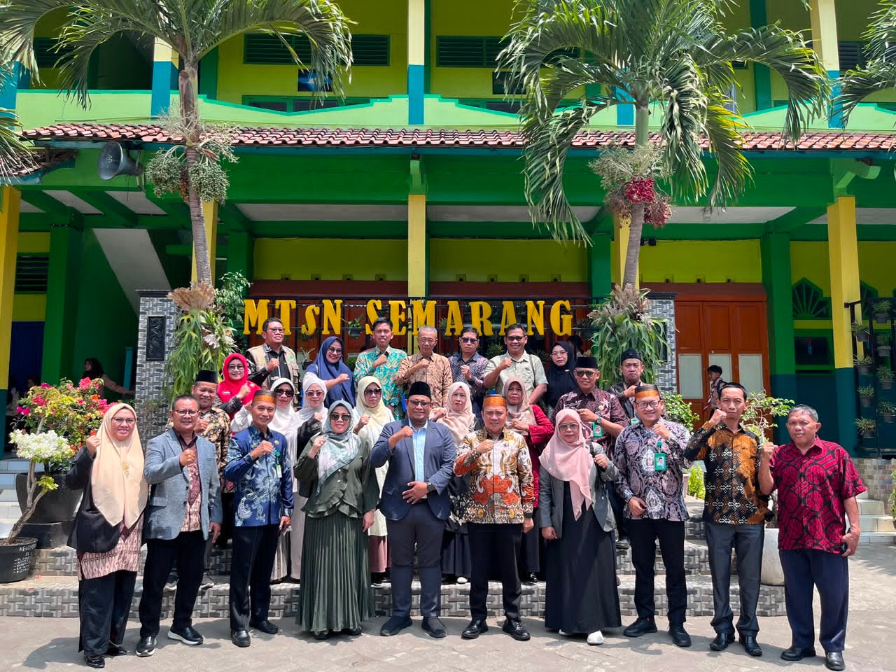 Kemenag Bone Studi Tiru Inovasi Madrasah di MTsN Semarang