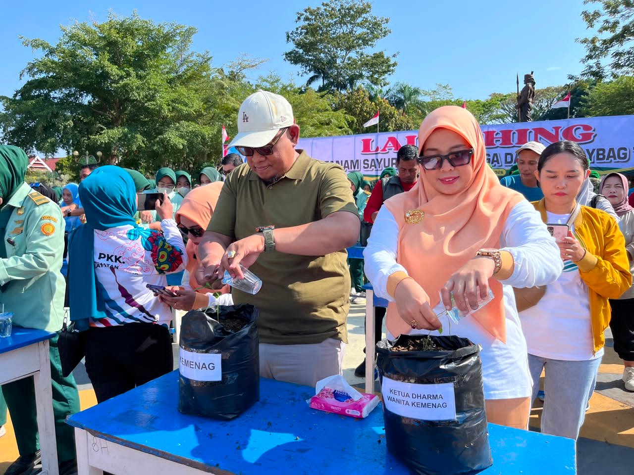 Kemenag Bone Dukung Gerakan Tanam Sayur Rumah Tangga dalam Polybag