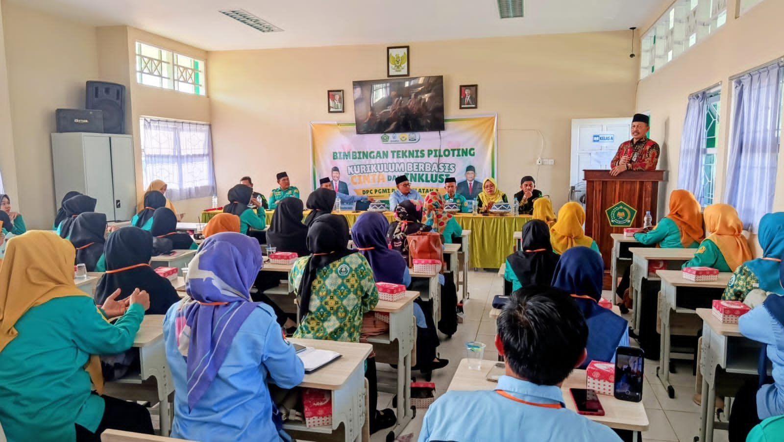 Kakanwil Kemenag Sulsel Buka Bimtek KBC dan Pendidikan Inklusi Zona 2 Bone Selatan