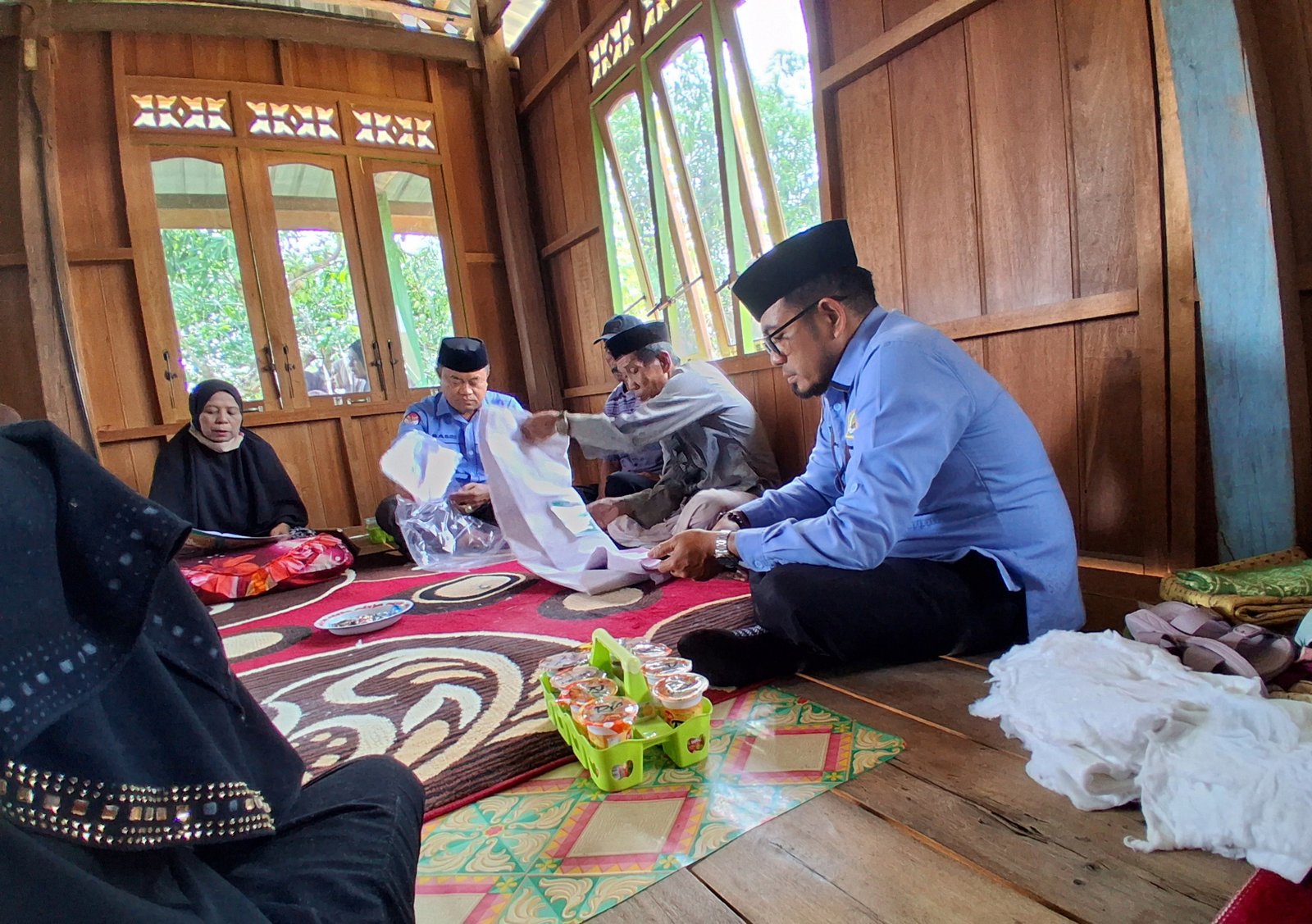 MIN 5 Bone Hadir Dalam Duka, Perkuat Ikatan Kekeluargaan